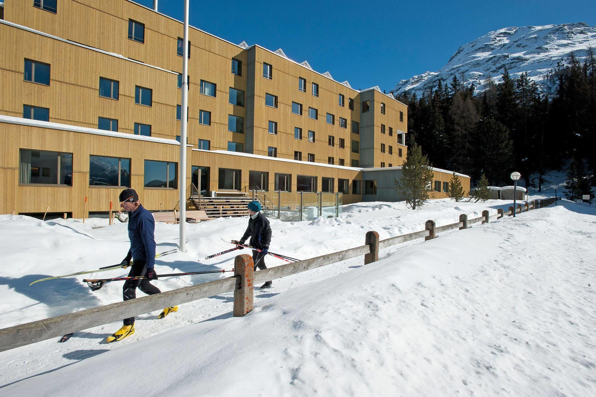 St. Moritz Youth Hostel Экстерьер фото